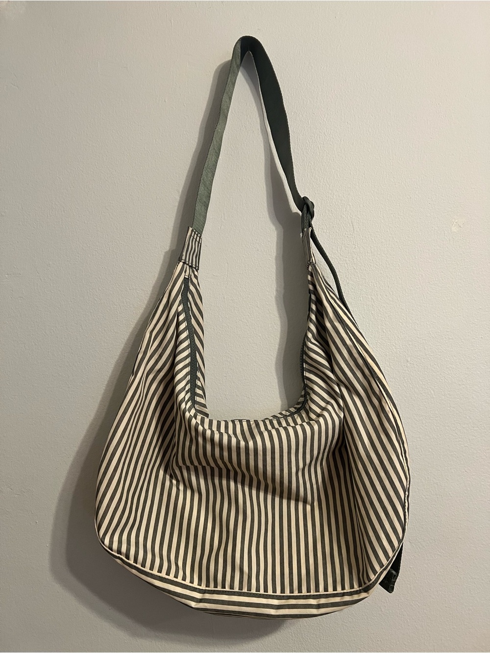 Baggu Large Nylon Crescent Bag Sage stripe